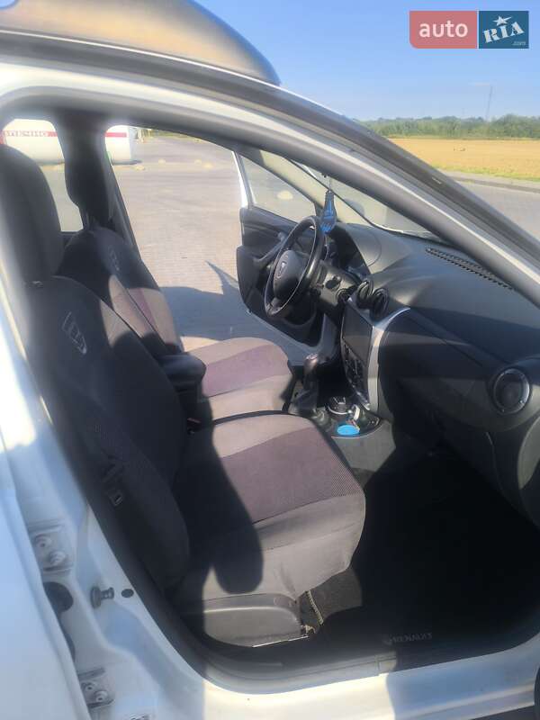 Позашляховик / Кросовер Dacia Duster 2010 в Луцьку