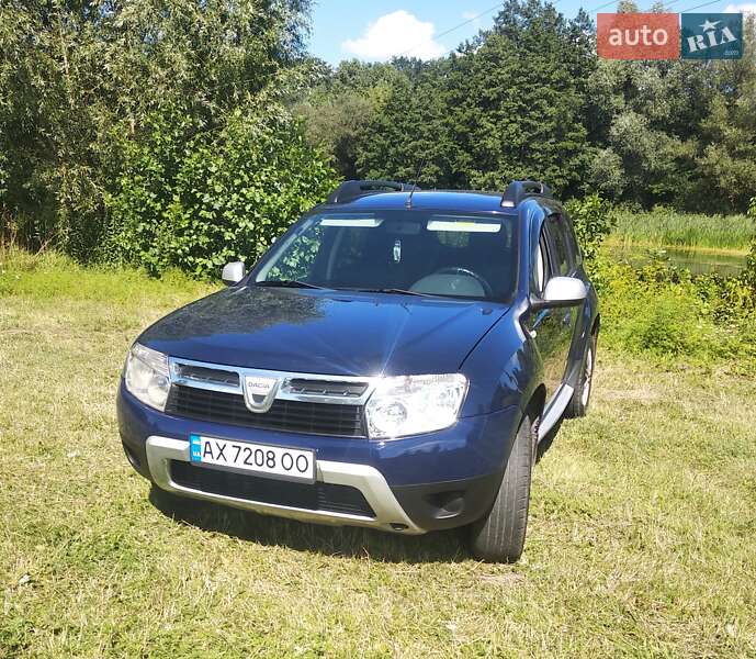 Позашляховик / Кросовер Dacia Duster 2010 в 