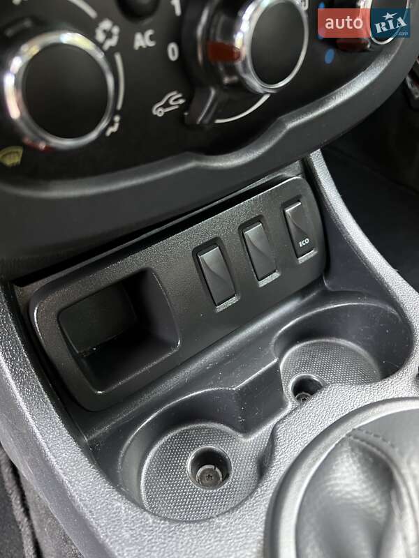 Позашляховик / Кросовер Dacia Duster 2014 в Ніжині