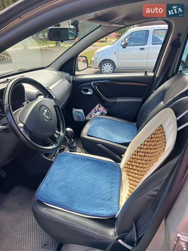 Позашляховик / Кросовер Dacia Duster 2011 в Тячеві