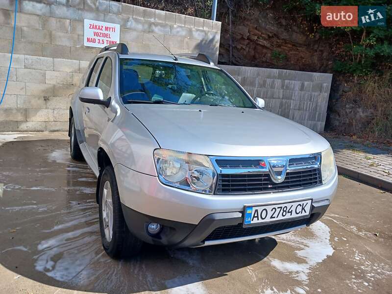 Позашляховик / Кросовер Dacia Duster 2011 в Тячеві