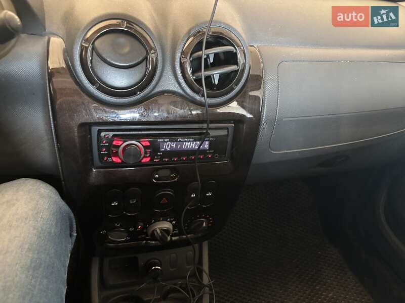 Внедорожник / Кроссовер Dacia Duster 2011 в Новом Роздоле