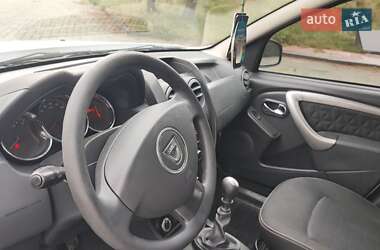 Внедорожник / Кроссовер Dacia Duster 2014 в 