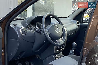 Внедорожник / Кроссовер Dacia Duster 2013 в 