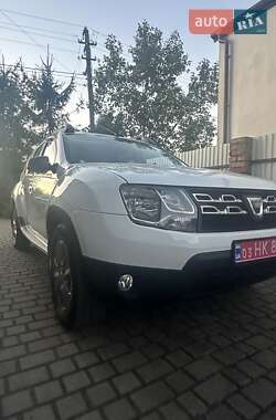 Позашляховик / Кросовер Dacia Duster 2014 в 
