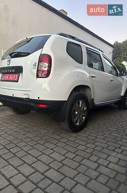 Позашляховик / Кросовер Dacia Duster 2014 в 