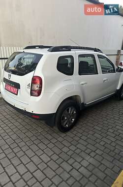Позашляховик / Кросовер Dacia Duster 2014 в 