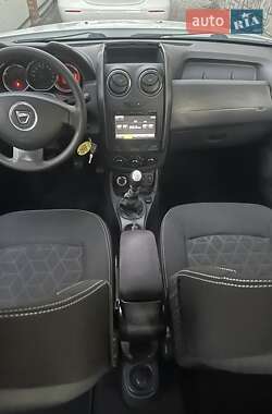 Позашляховик / Кросовер Dacia Duster 2014 в 