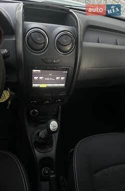 Позашляховик / Кросовер Dacia Duster 2014 в 