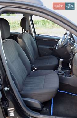 Внедорожник / Кроссовер Dacia Duster 2010 в 