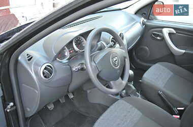 Внедорожник / Кроссовер Dacia Duster 2012 в 