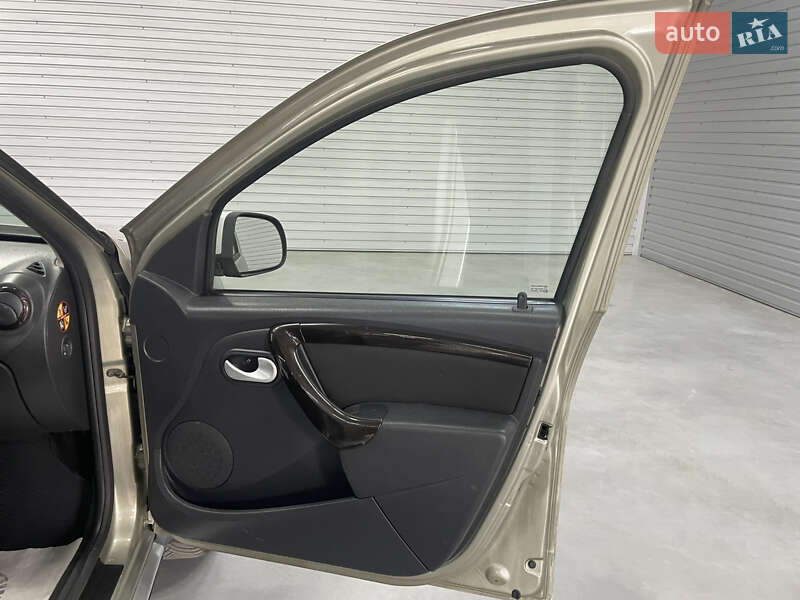 Внедорожник / Кроссовер Dacia Duster 2011 в Стрые