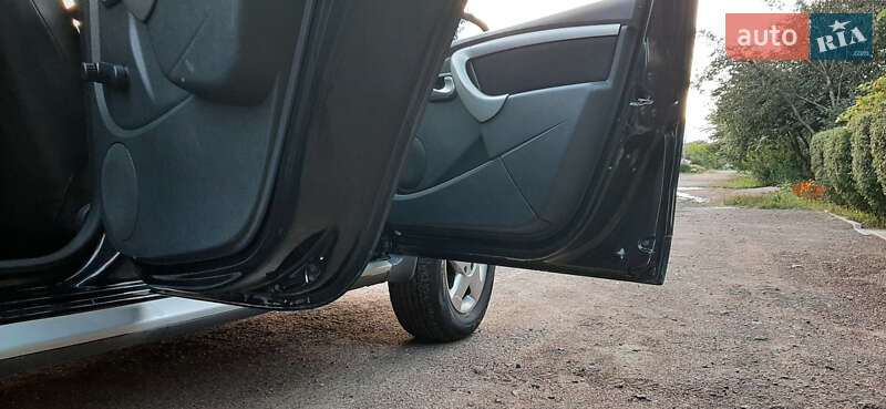 Позашляховик / Кросовер Dacia Duster 2013 в Чернігові