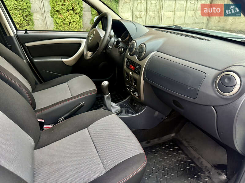 Внедорожник / Кроссовер Dacia Duster 2013 в Ровно