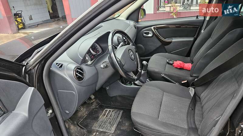 Внедорожник / Кроссовер Dacia Duster 2012 в Калуше