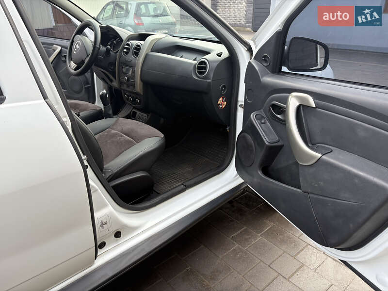 Позашляховик / Кросовер Dacia Duster 2016 в Дубні