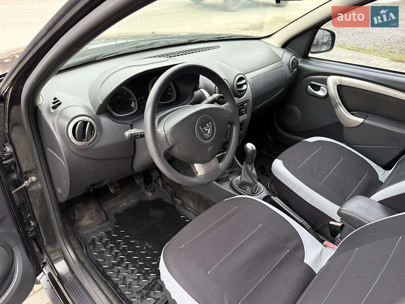 Позашляховик / Кросовер Dacia Duster 2013 в Хусті