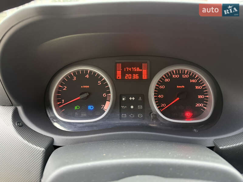 Позашляховик / Кросовер Dacia Duster 2013 в Хусті