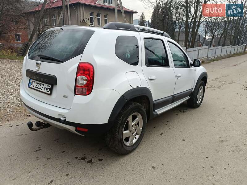 Позашляховик / Кросовер Dacia Duster 2011 в Верховині
