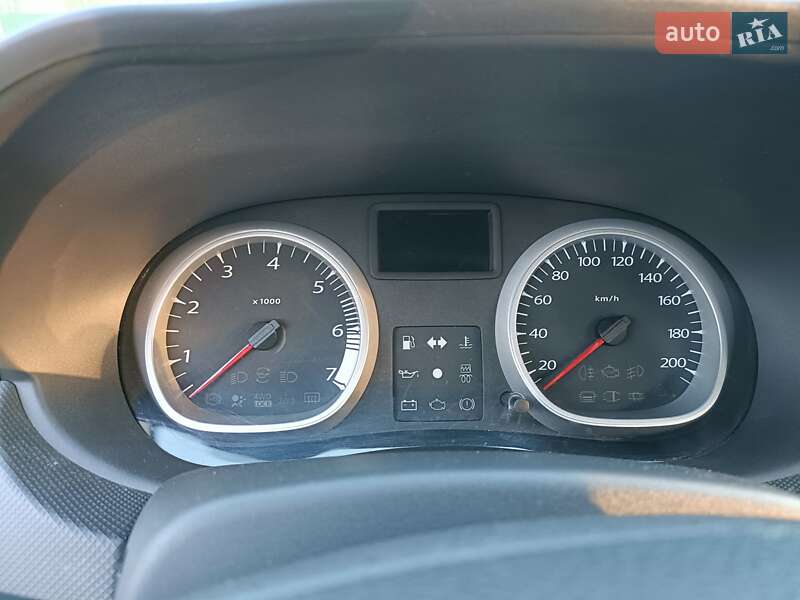 Позашляховик / Кросовер Dacia Duster 2011 в Верховині