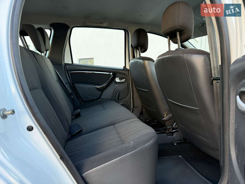 Позашляховик / Кросовер Dacia Duster 2011 в Луцьку