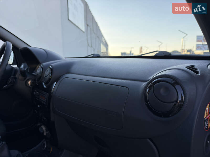 Позашляховик / Кросовер Dacia Duster 2011 в Луцьку