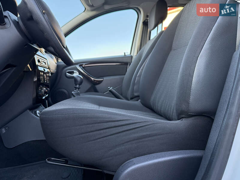 Позашляховик / Кросовер Dacia Duster 2011 в Луцьку