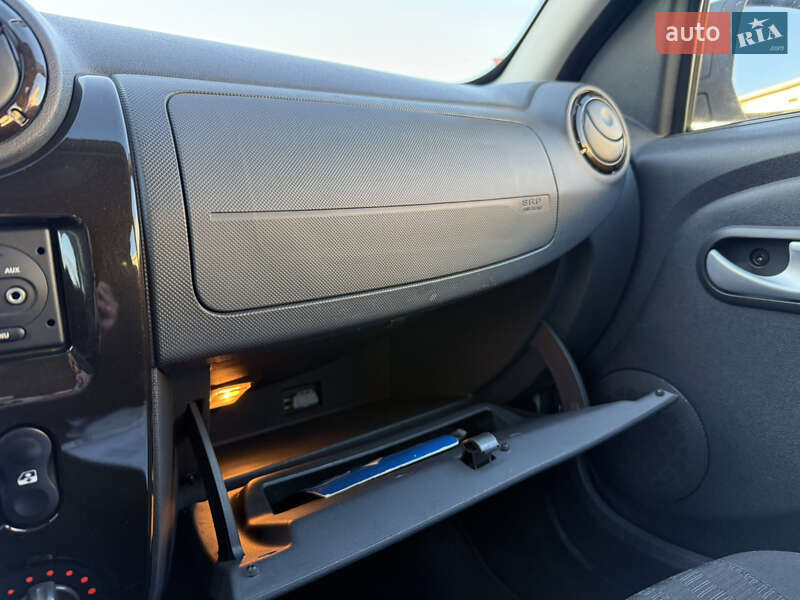 Позашляховик / Кросовер Dacia Duster 2011 в Луцьку