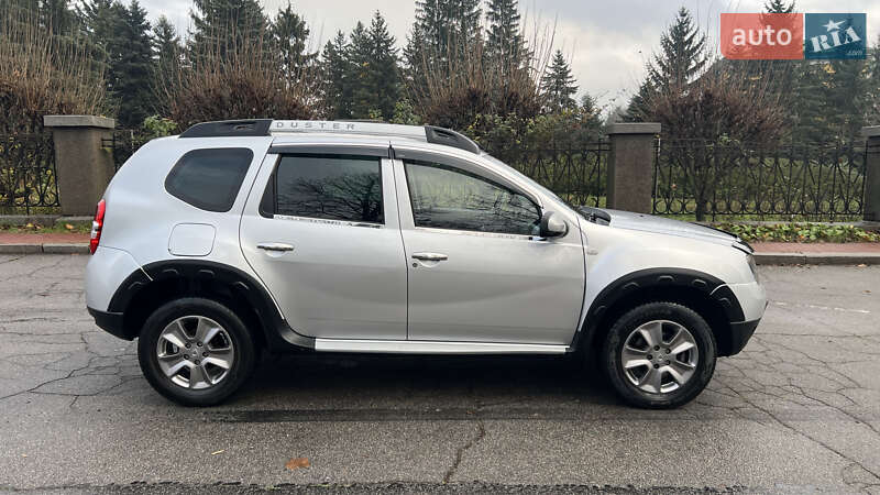 Позашляховик / Кросовер Dacia Duster 2015 в Умані