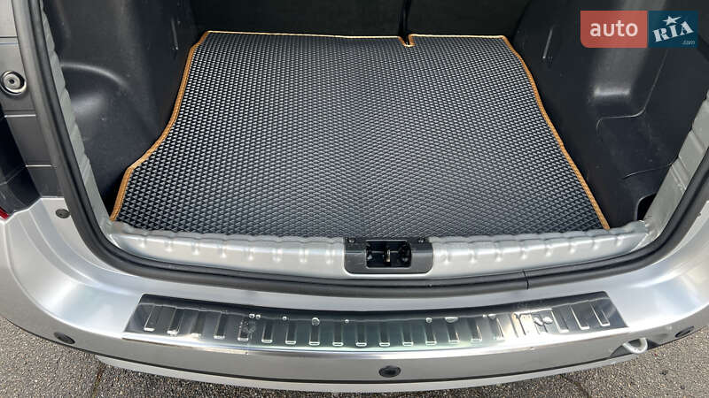 Позашляховик / Кросовер Dacia Duster 2015 в Умані