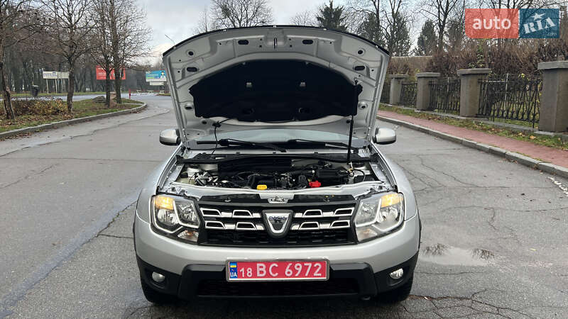 Позашляховик / Кросовер Dacia Duster 2015 в Умані