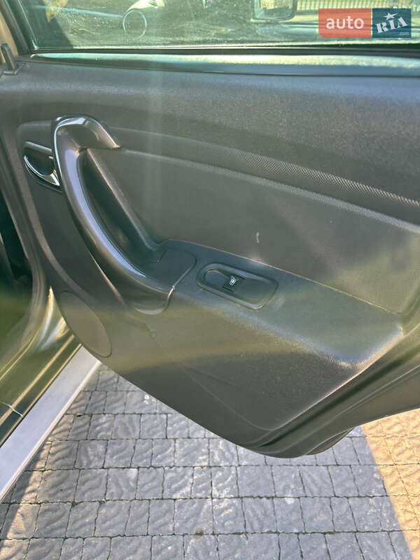 Позашляховик / Кросовер Dacia Duster 2015 в Тернополі