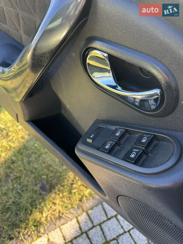 Позашляховик / Кросовер Dacia Duster 2015 в Тернополі