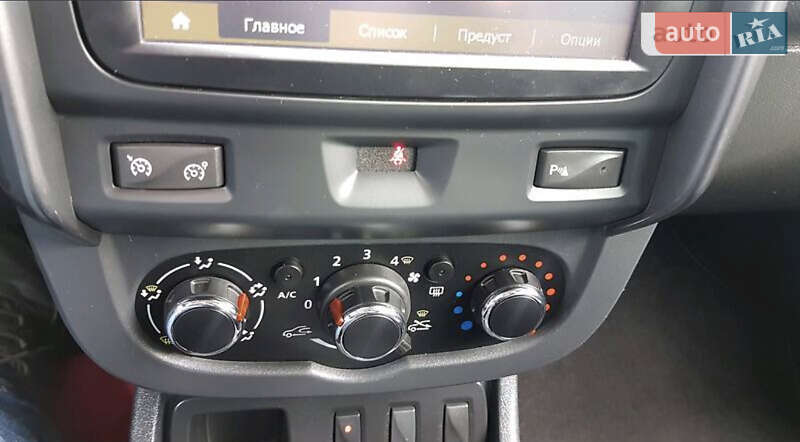 Позашляховик / Кросовер Dacia Duster 2016 в Звенигородці