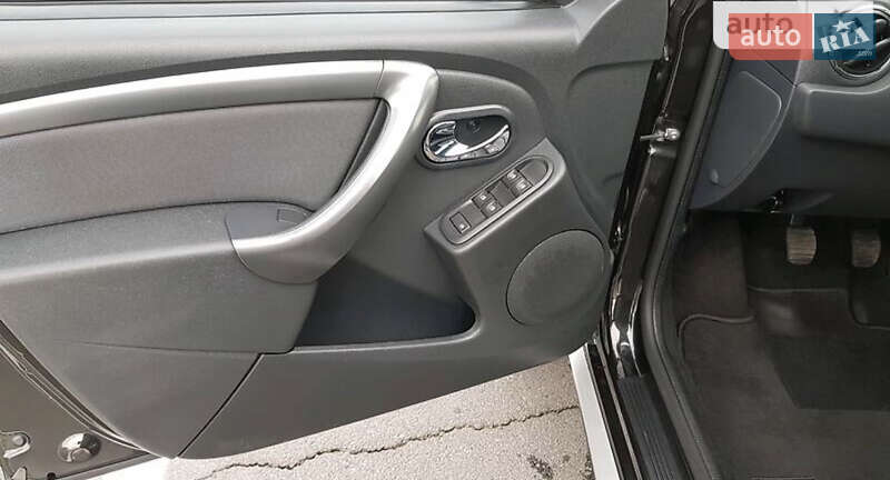 Позашляховик / Кросовер Dacia Duster 2016 в Звенигородці