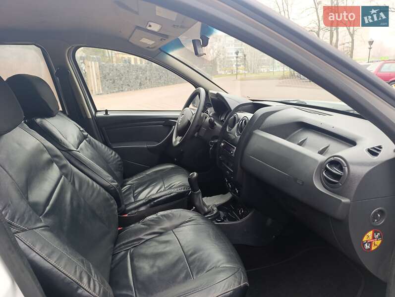 Позашляховик / Кросовер Dacia Duster 2016 в Звягелі