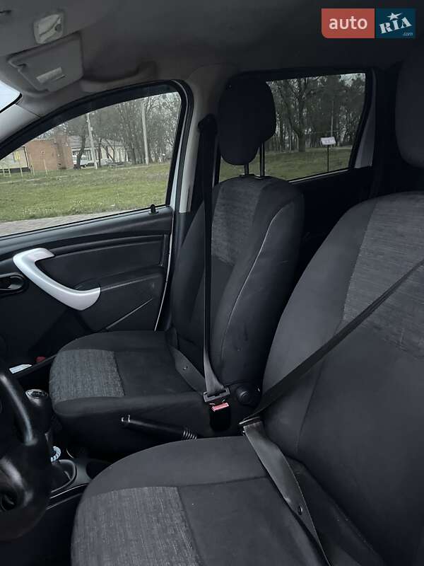Внедорожник / Кроссовер Dacia Duster 2013 в Знаменке
