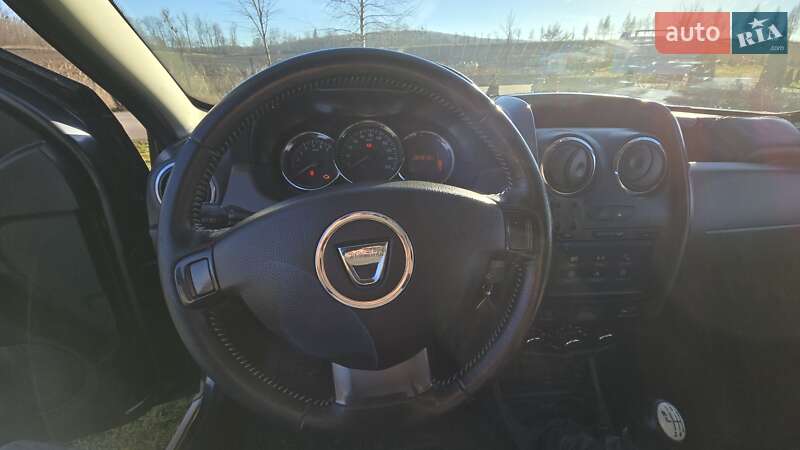 Позашляховик / Кросовер Dacia Duster 2016 в Чернівцях