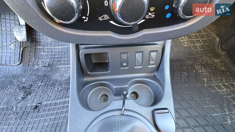 Позашляховик / Кросовер Dacia Duster 2016 в Чернівцях