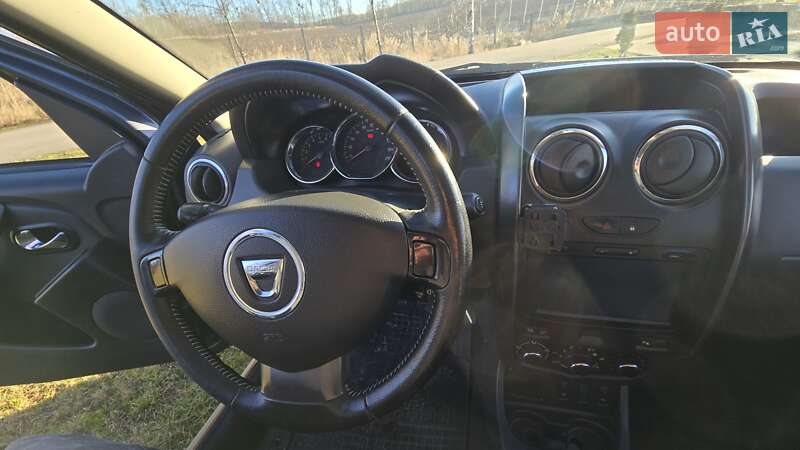 Позашляховик / Кросовер Dacia Duster 2016 в Чернівцях