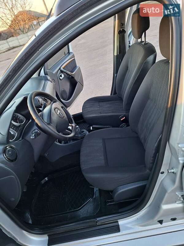 Внедорожник / Кроссовер Dacia Duster 2010 в Кролевце фото 27 Внедорожник / Кроссовер Dacia Duster 2010 в Кролевце