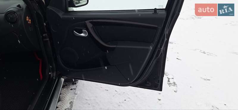 Позашляховик / Кросовер Dacia Duster 2011 в Новоархангельську