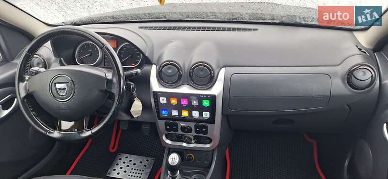 Позашляховик / Кросовер Dacia Duster 2011 в Новоархангельську