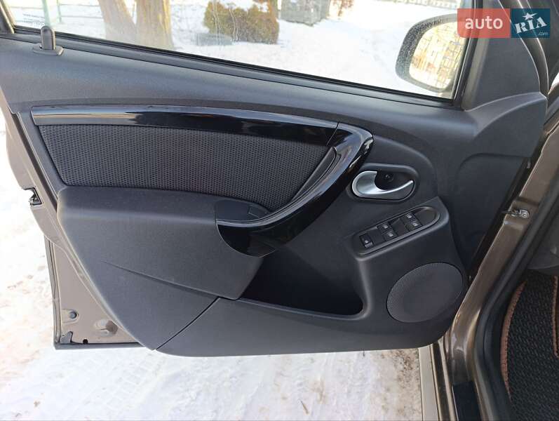 Внедорожник / Кроссовер Dacia Duster 2017 в Золочеве