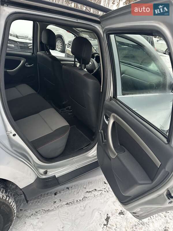 Позашляховик / Кросовер Dacia Duster 2013 в Луцьку