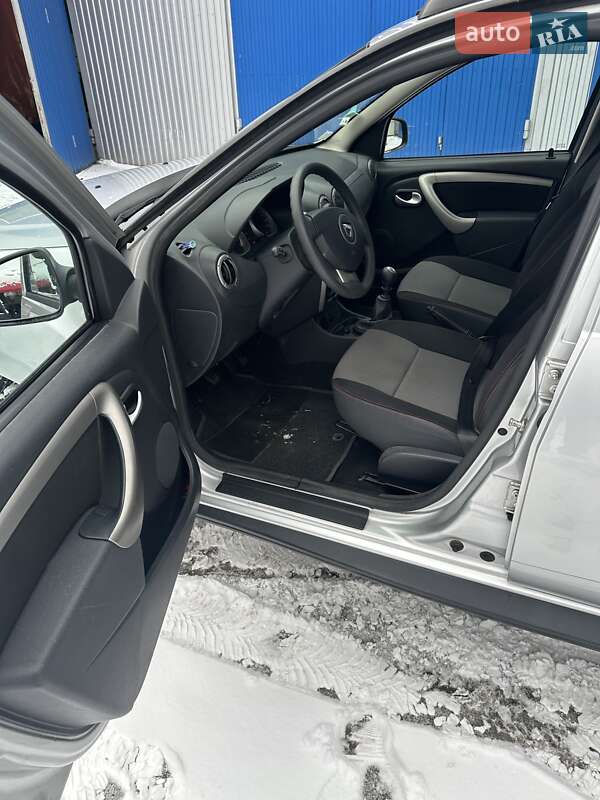 Позашляховик / Кросовер Dacia Duster 2013 в Луцьку