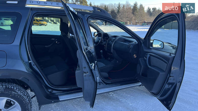 Позашляховик / Кросовер Dacia Duster 2016 в Умані