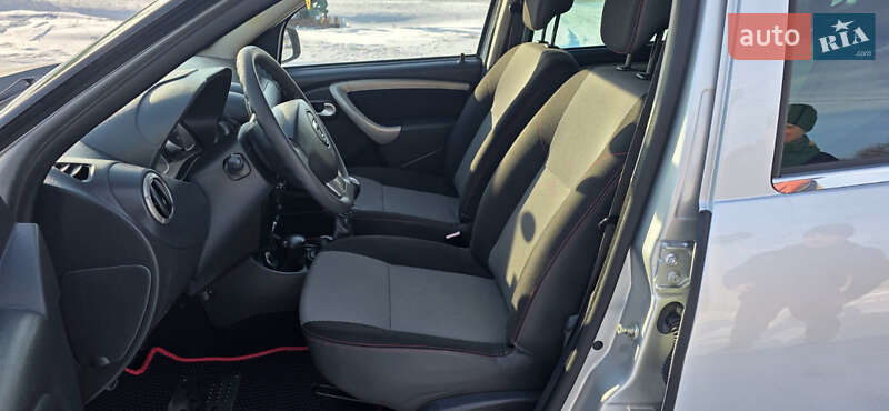 Позашляховик / Кросовер Dacia Duster 2013 в Новоархангельську