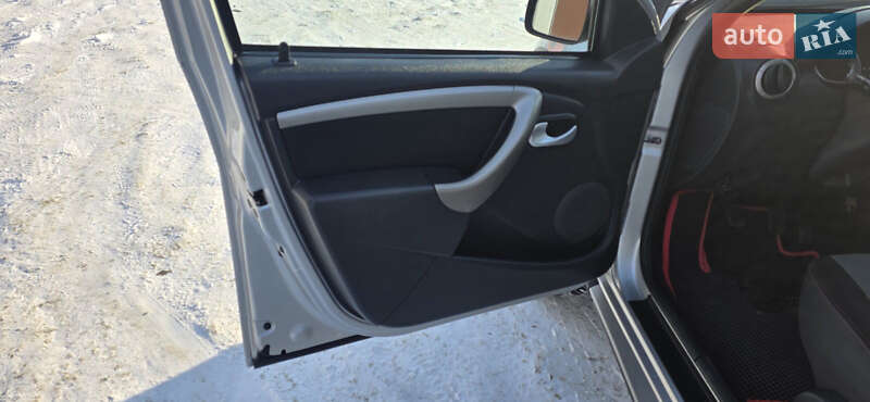 Позашляховик / Кросовер Dacia Duster 2013 в Новоархангельську