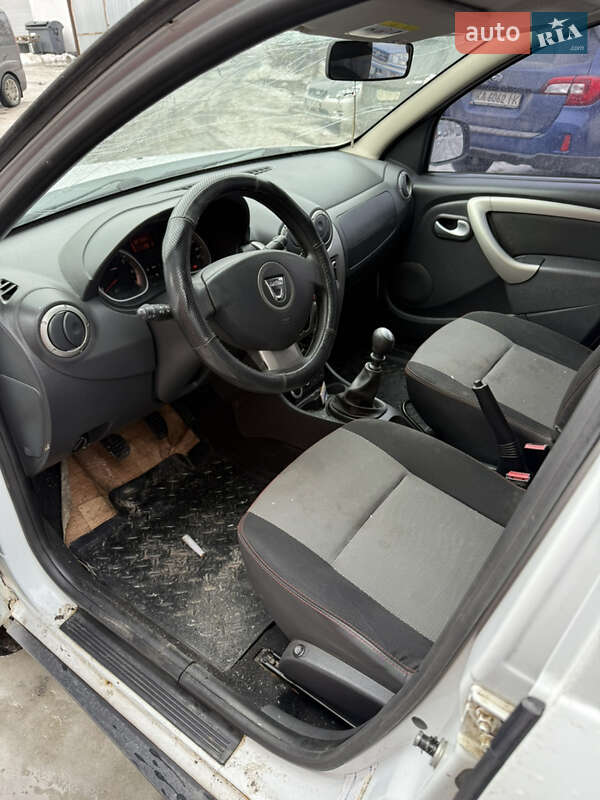 Внедорожник / Кроссовер Dacia Duster 2013 в Киеве фото 11 Внедорожник / Кроссовер Dacia Duster 2013 в Киеве